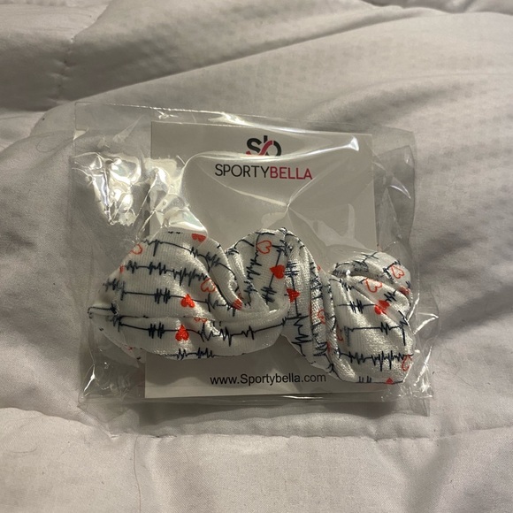 SportyBella Medical Themed Scrunchie/Hair Tie NWT🩺❤️ - Picture 4 of 7